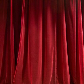 Ecole, centre aéré, salle polyvalente : créez une scène de spectacle modulable avec les pendrillons ! Ecole, centre aéré, salle polyvalente : créez une scène de spectacle modulable avec les pendrillons !