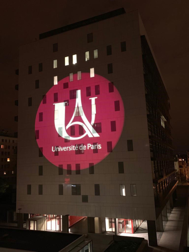 Crédit photo Goboservice - Université de Paris éclairé par un projecteur Divum 30k