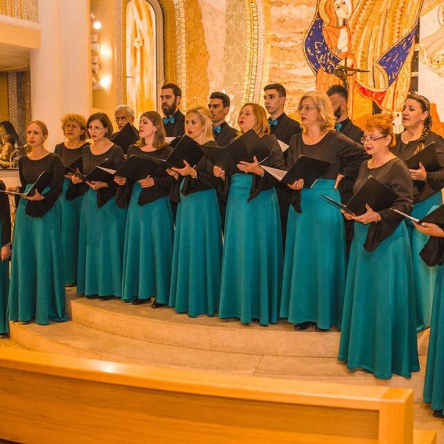 Chorale dans une église Chorale dans une église