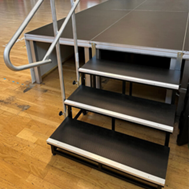 Escalier pour podium scénique