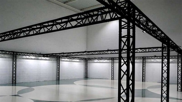 Grill de Structure Alu Noire pour vos Showrooms professionnels Grill de Structure Alu Noire pour vos Showrooms professionnels