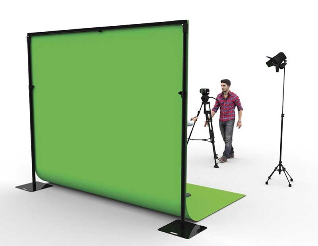 Prise de vue devant un fond vert dans l'objectif de faire de l'incrustation vidéo Prise de vue devant un fond vert dans l'objectif de faire de l'incrustation vidéo