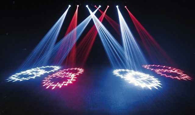 Show lumière avec 8 projecteurs asservis Phantom 3R Beam - Showtec